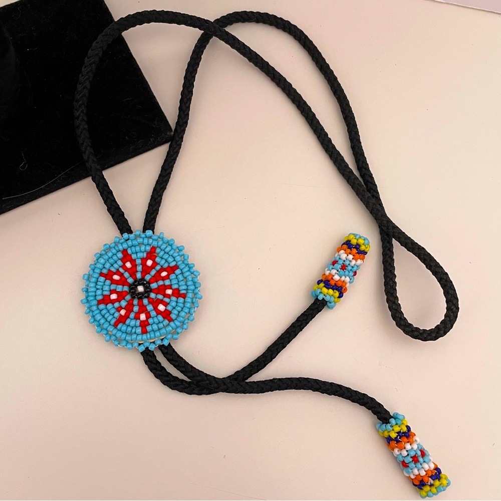 Vintage NATIVE AMERICAN Beaded Western Southwestern Summer Festival Bolo Tie